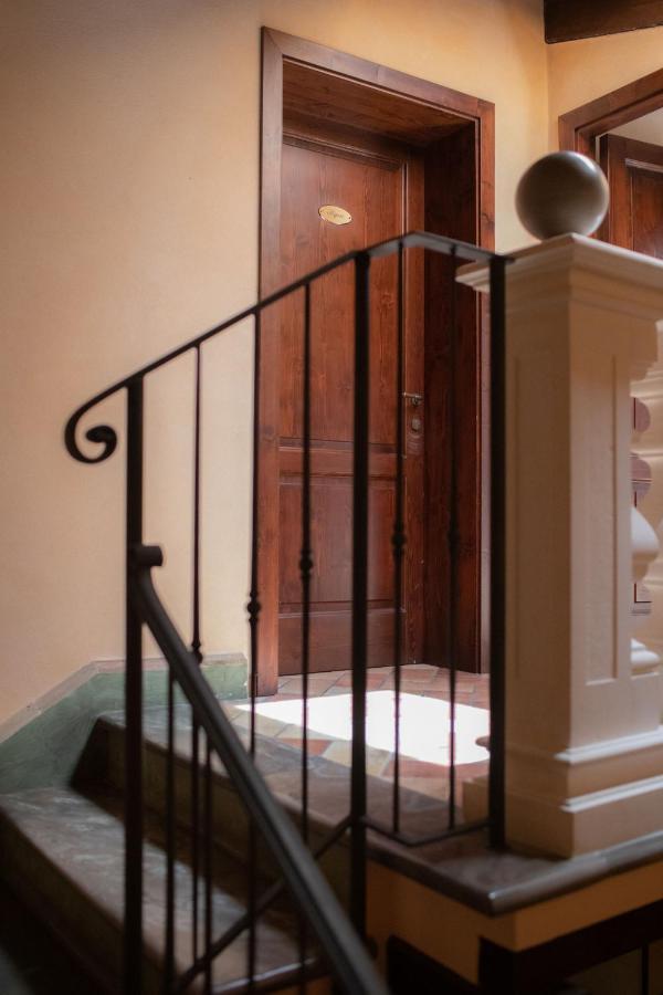 Locanda Le Logge Urbisaglia Exterior photo