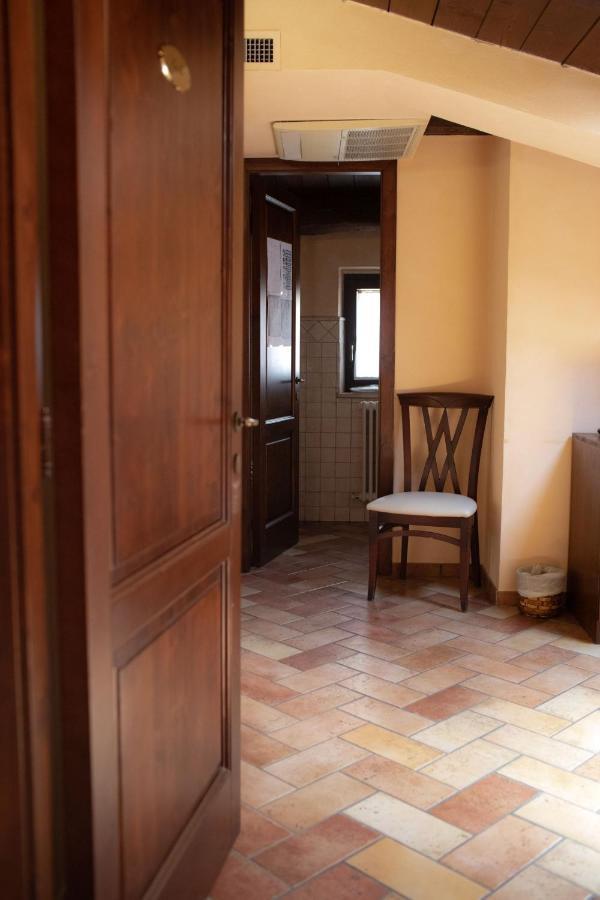 Locanda Le Logge Urbisaglia Exterior photo