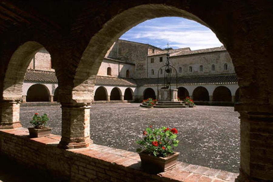 Locanda Le Logge Urbisaglia Exterior photo