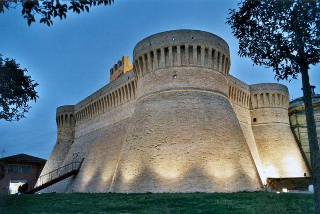 Locanda Le Logge Urbisaglia Exterior photo